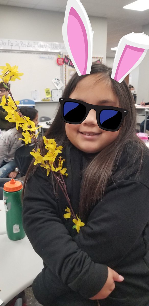 ms_ctran's tweet photo. Cultural celebrations are what we do at @CFISDWilson. We embrace, learn, and honor all. I'm so lucky to be a part of this fabric of Wilson. โค#whatsupatwilson #multiculturalawareness #LunarNewYear2023 ๐ฑ๐ฐ #chucmungnammoi @CyFairISD https://t.co/OEKqjXLlFF