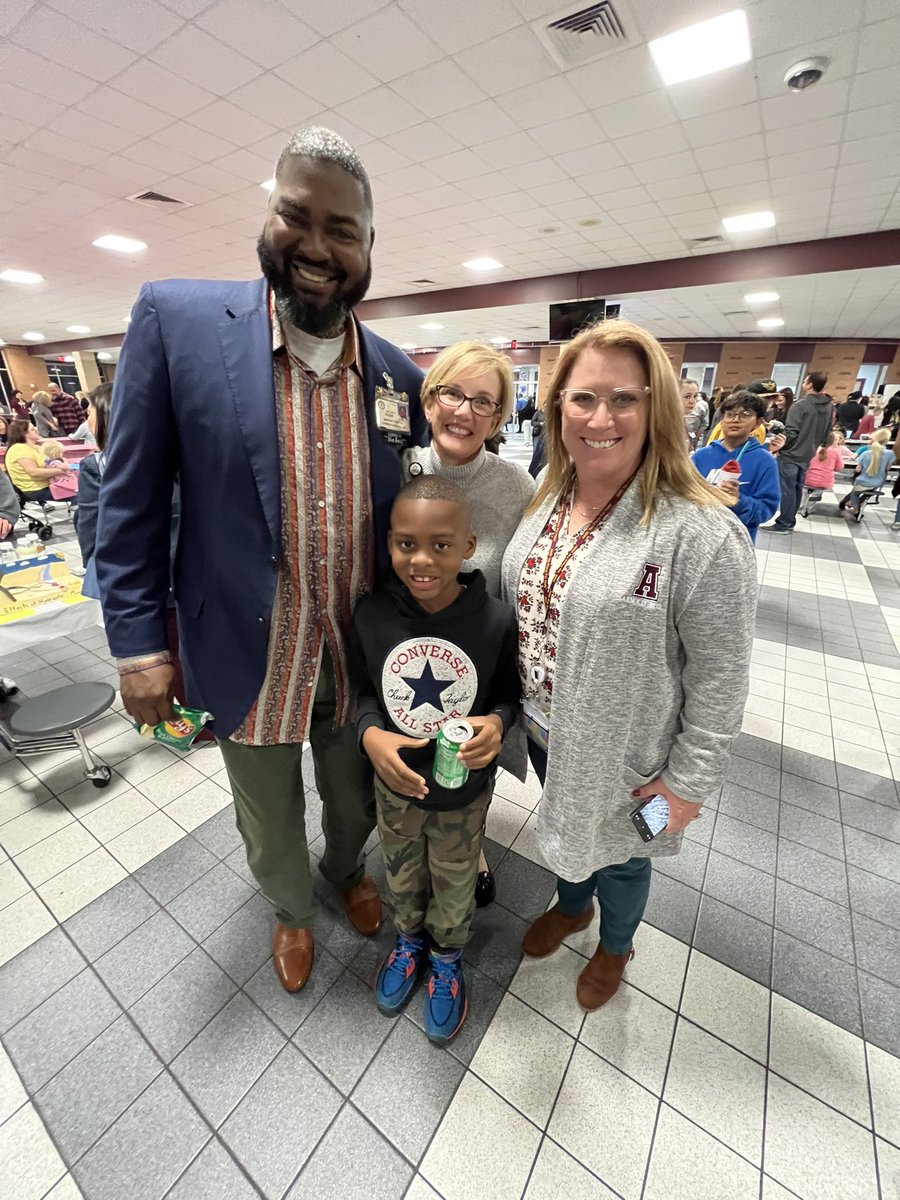 Julie Hinaman tweet media