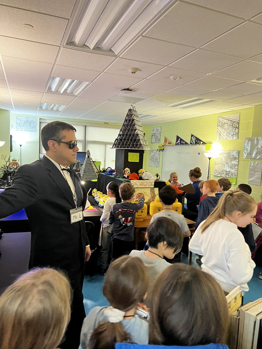 laur_campbell's tweet image. The 3rd graders at Watson had an absolute blast in our first day of submerged storytelling! We can’t wait to learn more about Trevor and crack the case! @RVCSchools #LikeACyclone #GameOnRVC