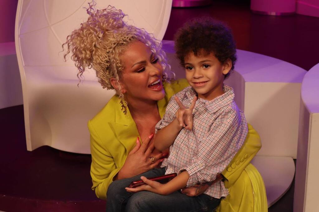 Por ti ! Siempre iré por más…. Mi Kokoh .

@burbunite ✨🌘 instagr.am/p/Cnx7JyBtChm/