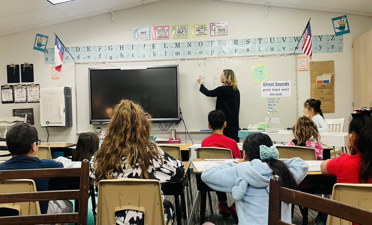 Beyond proud of the work our kids and dyslexia teachers are doing in <a href="/rockwallschools/">Rockwall ISD</a> . Students were rocking their digraphs and cursive! Our dyslexia team works hard to create loving, safe spaces where our students BLOOM and GROW! 💕🌸🌷