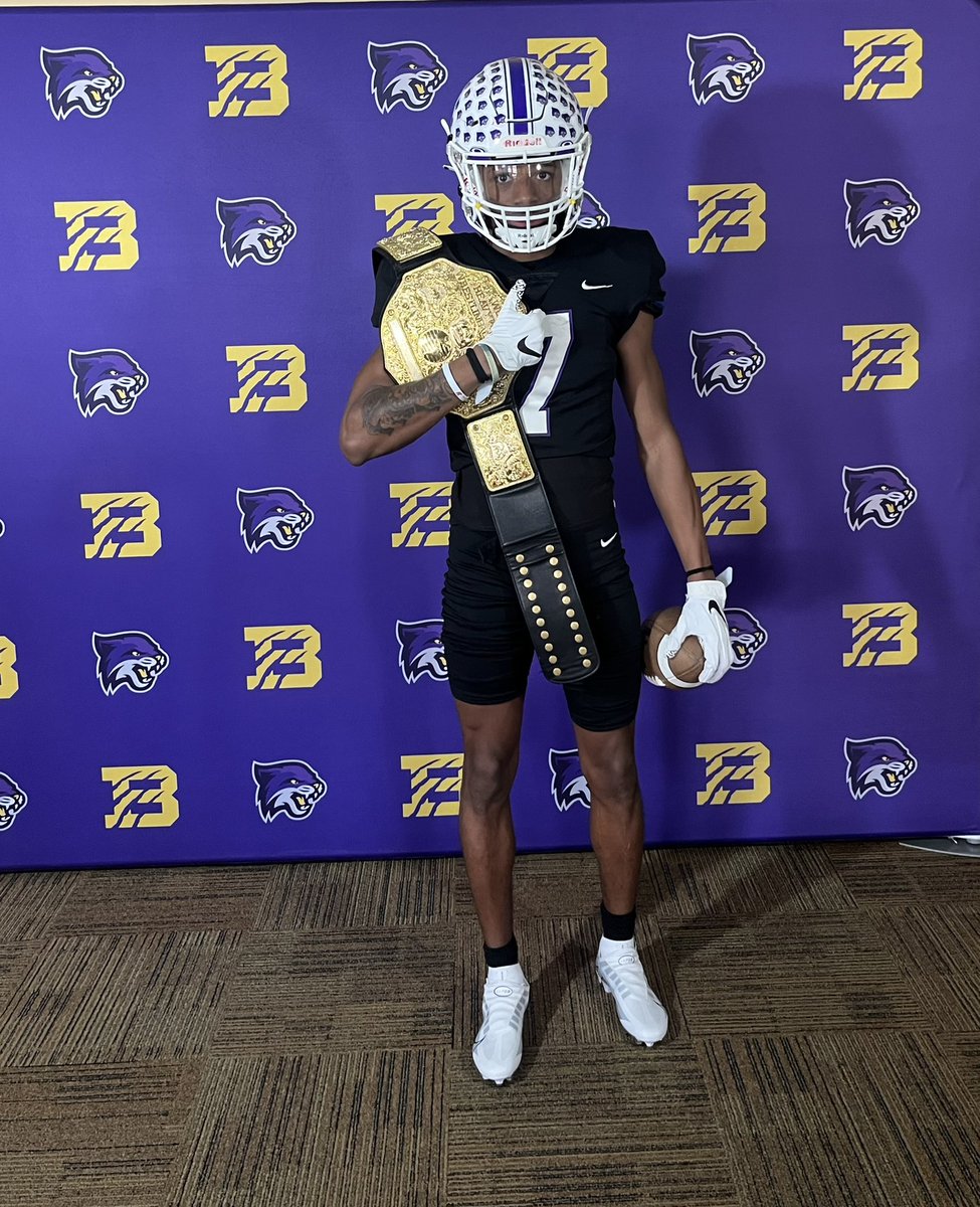 After a great official visit I am blessed to receive a offer from <a href="/BU_FootballTN/">Bethel University Football (TN)</a> 💜🙏🏽<a href="/Coach_Springer1/">Chris Springer</a> <a href="/CoachKLBs/">Dustin Kincaid</a> <a href="/pena_sgt/">Coach Rey Pena</a>
