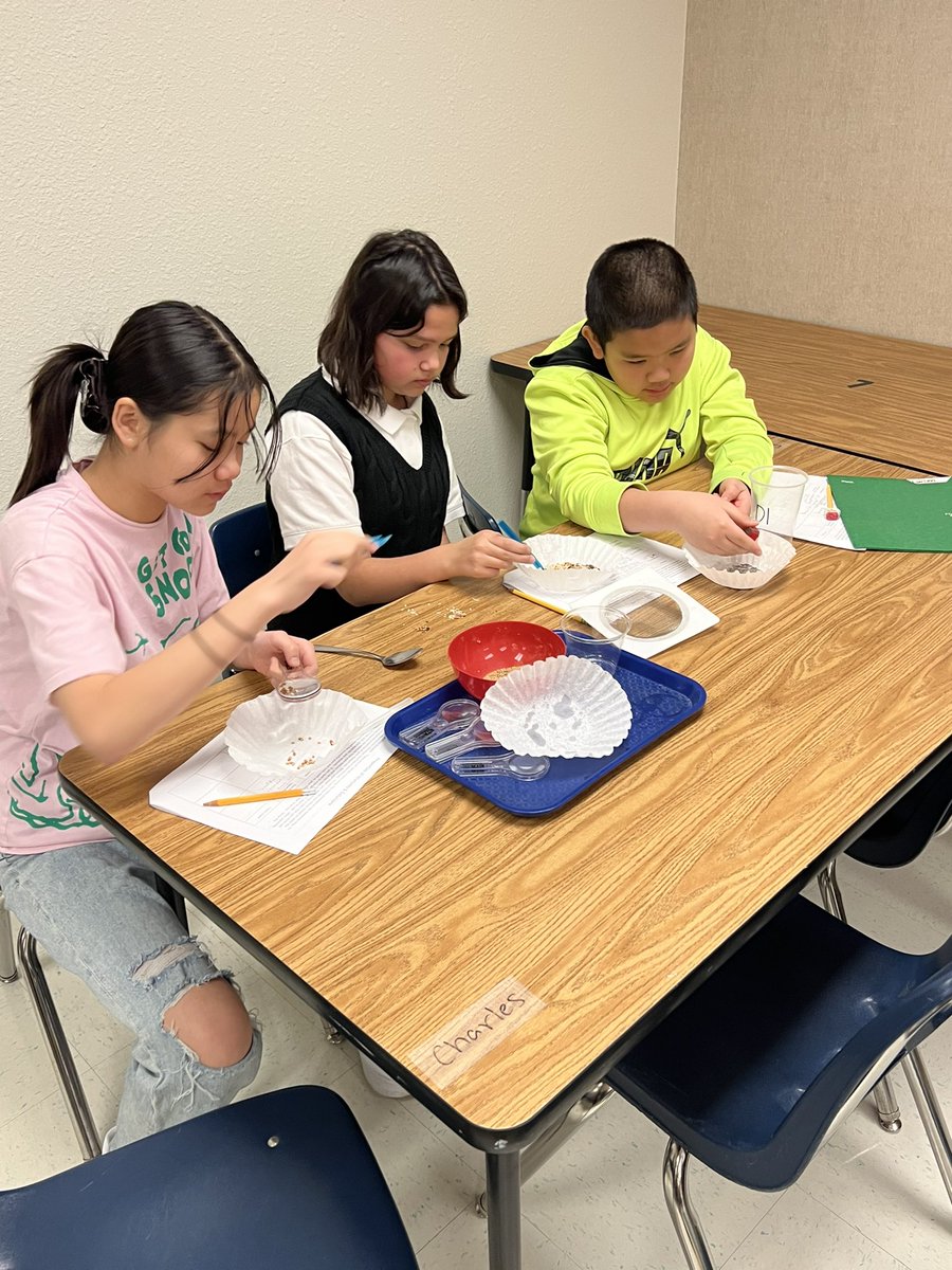 Attempting to separate mixtures and solutions in 5th grade science <a href="/mavs5th/">5th Grade McGowen</a> <a href="/McGowenES/">McGowen Elementary</a> #mymisd