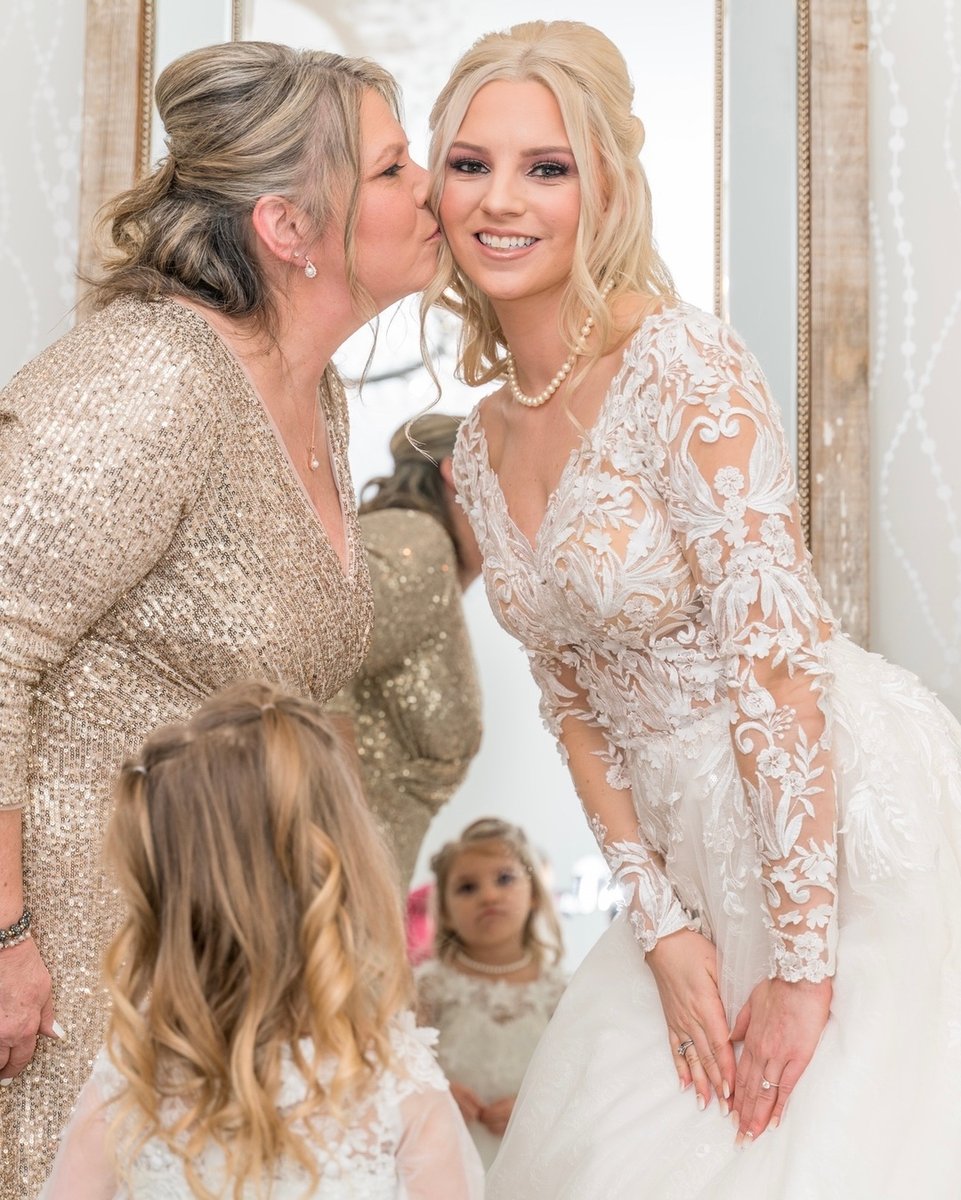 LeCapeWeddings's tweet photo. Three times cute! https://t.co/vsrqeqTi5W
