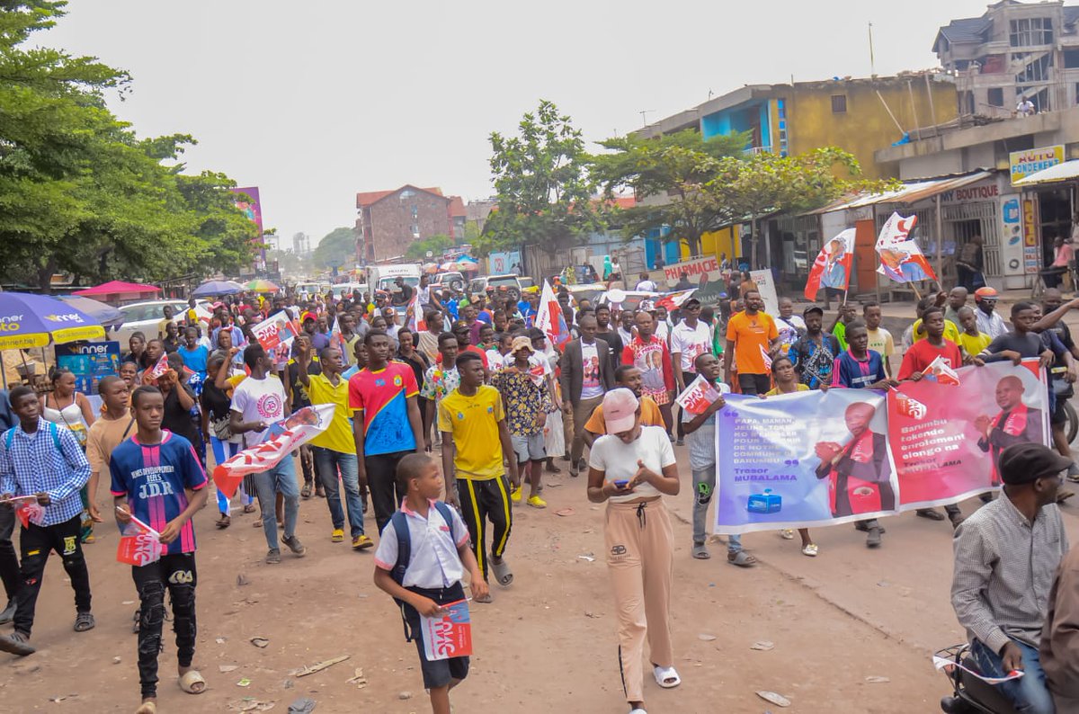 yvesnswal's tweet photo. Toc toc toc, Barumbu fongola porte Tresor MUBALAMA aye!

L'enfant de Barumbu a fait vibrer toute la commune lors de son enrôlement le samedi 21 janvier accompagné de sa forte base naturelle. 

Nous restons focus sur l'objectif. 

Félicitations Coordon https://t.co/qvhLF9HwiL