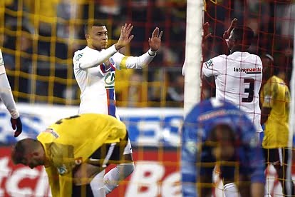 astakosports's tweet photo. US PAYS DE CASSEL 0-7 PSG
⚽ 29' Mbappe
⚽ 33' Neymar
⚽ 35' Mbappe
⚽ 40' Mbappe
⚽ 56' Mbappe
⚽ 64' Soler
⚽ 79' Mbappe
#MBAPPE #Mbappe𓃵 #Copafrancesa #Francia #PSG https://t.co/zjaNc9N1XU