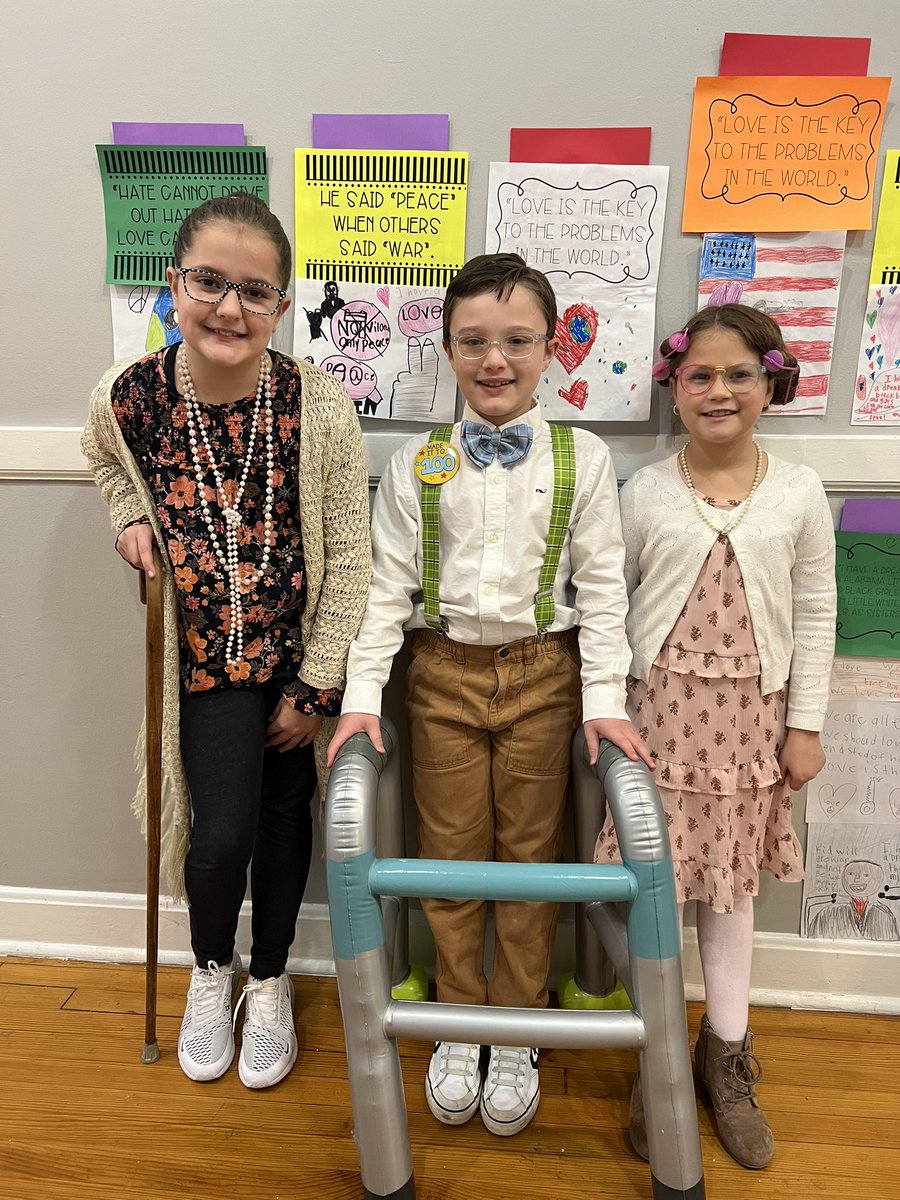 _JenBHill's tweet photo. We are 100 days smarter in third grade! #ees #happyschool https://t.co/fwXQwSJiRg