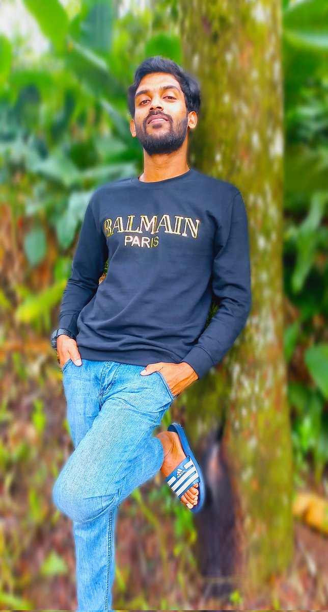 Adji14176010's tweet photo. I feel as if I'm teetering
High above a dark, black hole,
And it's taking everything I have
Not to lose control.

#adji #SriLanka #tamil #tamilboys #life #fyp #adji962 #adjiai #newyear #2023goals  #stylish https://t.co/rSmVGBhepf