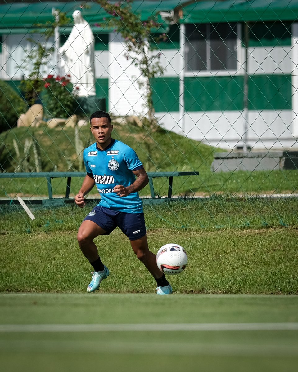 Preparação iniciada para o confronto contra o Maringá, nesta quarta-feira (25).
Amanha tem mais! 🇳🇬

#VamosCoxa

📸 Guilherme Griebeler | Coritiba