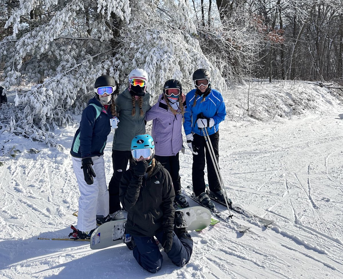 WHMS SKI &BOARD CLUB tweet media