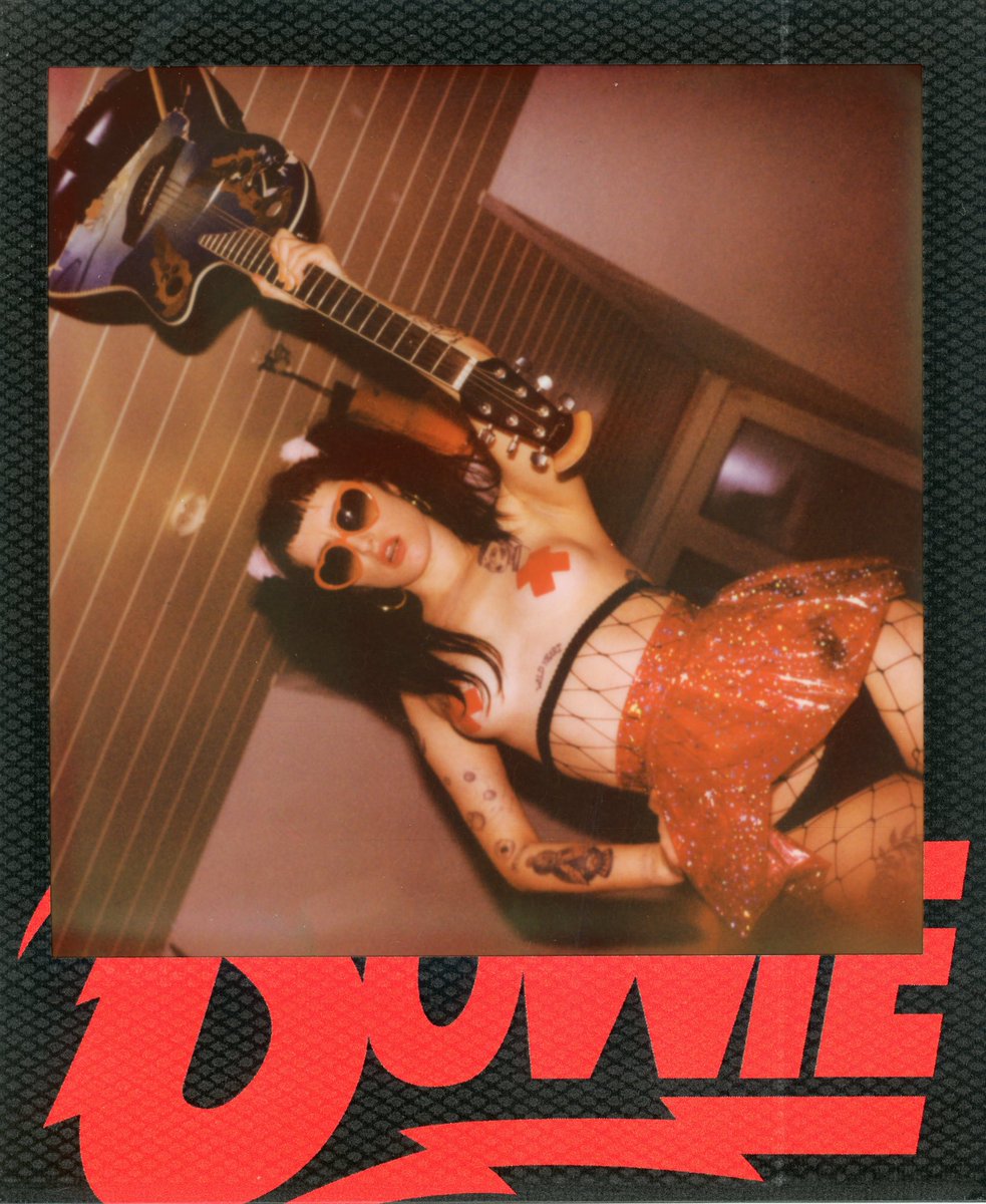 MrKurtWolf's tweet photo. Here are some pictures of my latest private shooting with my girl.
We had to try the new David Bowie itype edition.
#polaroid #instantfilm #useinstantfilm #iso600 #impossibleproject https://t.co/UoiwQQRpzW