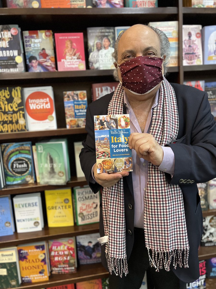 Signed my first copies of Italy for Food Lovers (which I co-authored with Rick Steves) today at Barnes and Noble in Union Square #ItalyForFoodLovers #RickSteves #FredPlotkin #ItalyTravel #CucinaItaliana