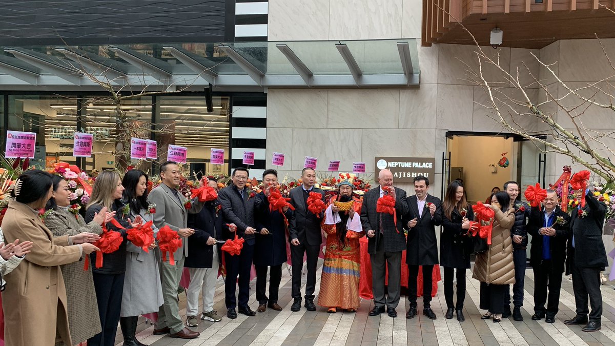 MayorofBurnaby's tweet photo. Today, I had the pleasure of welcoming another fantastic restaurant to the Brentwood community. All the best to the owners and staff at the Neptune Palace Restaurant – happy to have you in Burnaby! The luncheon was absolutely delicious! 😋 https://t.co/7XDL9cotuZ