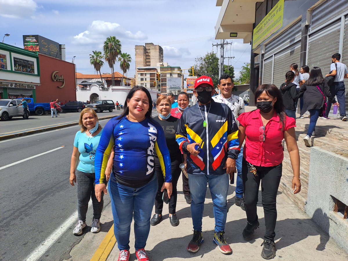 Hoy #23Ene el personal del SADHCM acompañó a la gobernadora @Soykarinacarpio en la Gran Marcha Contra el Bloqueo imperialista en la ciudad de Maracay ¡Salud siempre presente! @NicolasMaduro @MagaGutierrezV 
#RebeliónAntiimperialista
#AraguaConMaduro
