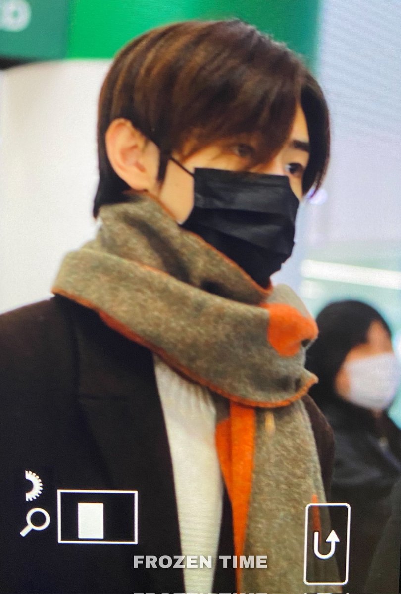 📸 [ PREVIEW ❆ 23.01.23 ] 

Sunghoon no aeroporto de Kansai a caminho da Coreia

©frozentimeSH

#ENHYPEN #SUNGHOON #엔하이픈 <a href="/ENHYPEN_members/">ENHYPEN</a> 🐇