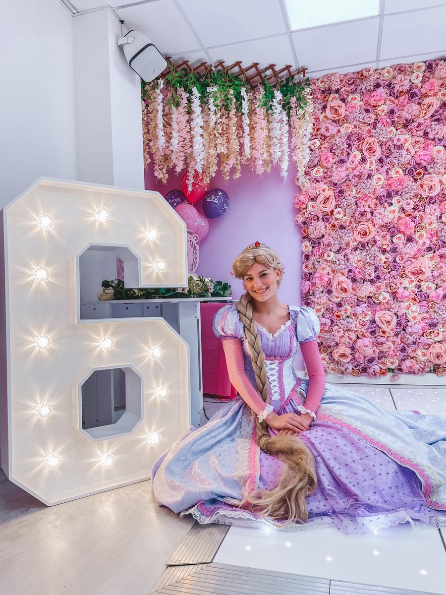 lppmansfield's tweet photo. WE ALSO INCLUDE... light up numbers &amp; our premium dresses in all our palace packages!😍💖✨ https://t.co/nObJimc7pV