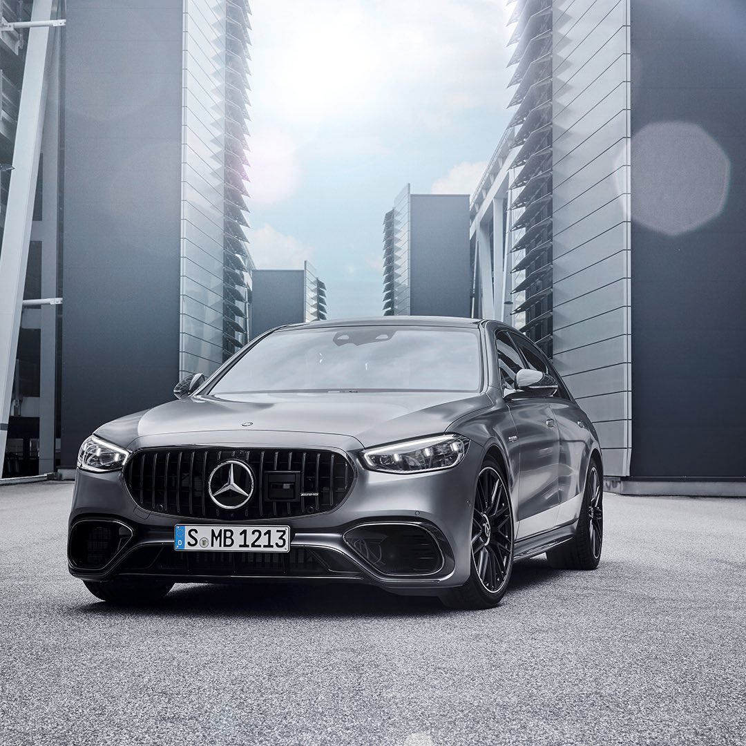 MercedesBenzIre's tweet photo. Head-turning from any angle. The @MercedesAMG S 63 E PERFORMANCE. #MercedesAMG #AMG #S63EPERFORMANCE #ForgetImpossible https://t.co/FB3srlQCdj