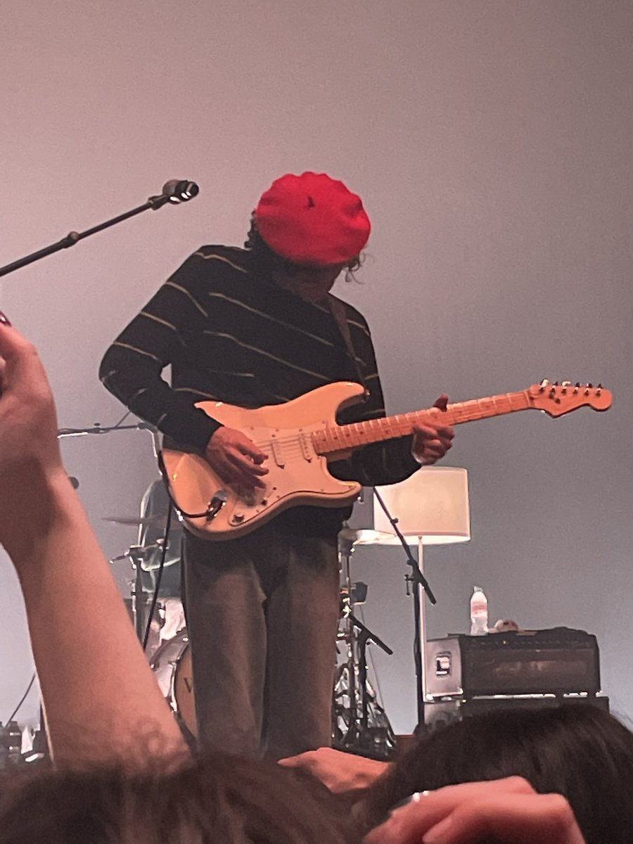 VHSPOULTER's tweet photo. BRAEDEN WORE THE BERET WE GAVE HIM IN BRUSSELS YESTERDAY?????? i’m in tears https://t.co/lf76Duzb2E