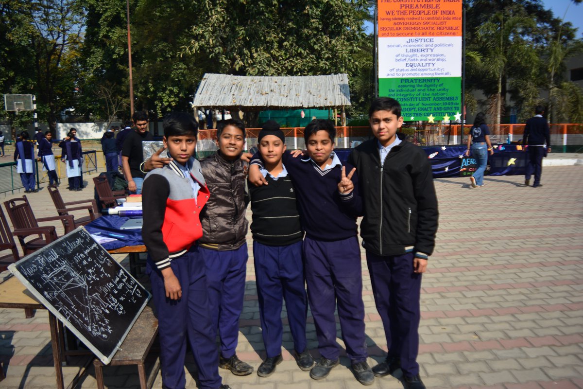 AstroclubIISERM's tweet photo. Yesterday, We initiated our Outreach Program at Government Model Senior Secondary School, Sector 33, Chandigarh.
11 Demonstrations
22 Volunteers and 
500+ School Students 
Thanks a lot, @jsbagla, for helping us make this event a massive success. @IiserMohali.  
(1/12) https://t.co/tLYZwBYSAa