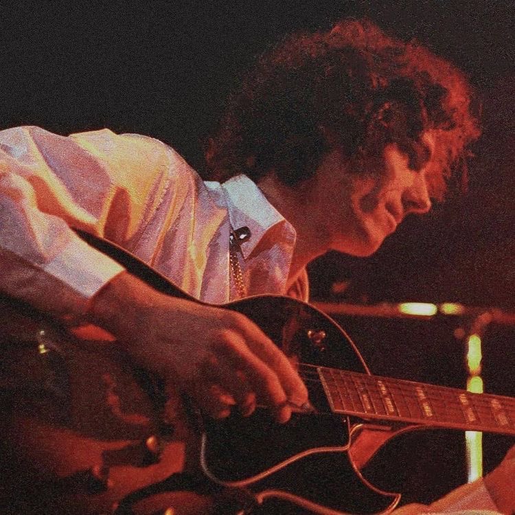 hoy nació la música (cumple de spinetta)