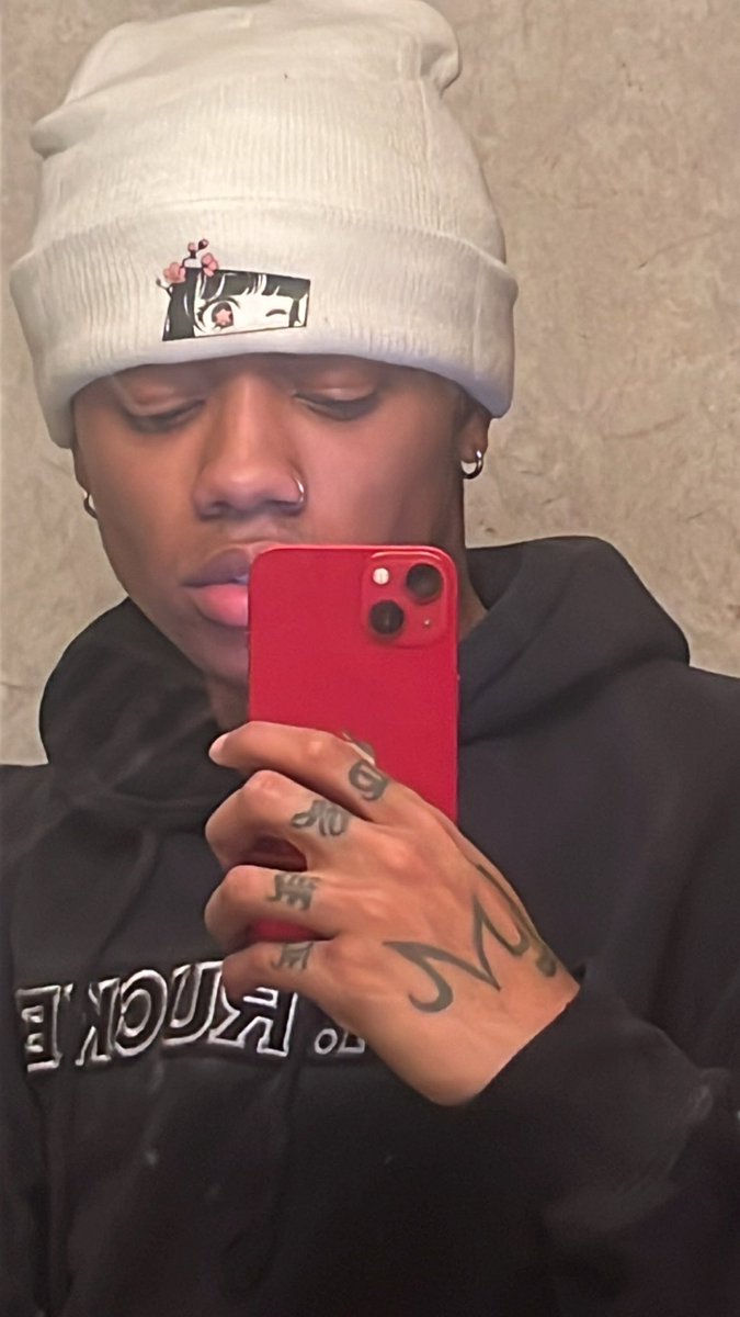 iluhchop's tweet photo. @SHEIN_Official got fire beanies ngl. https://t.co/LvpadfVsGI