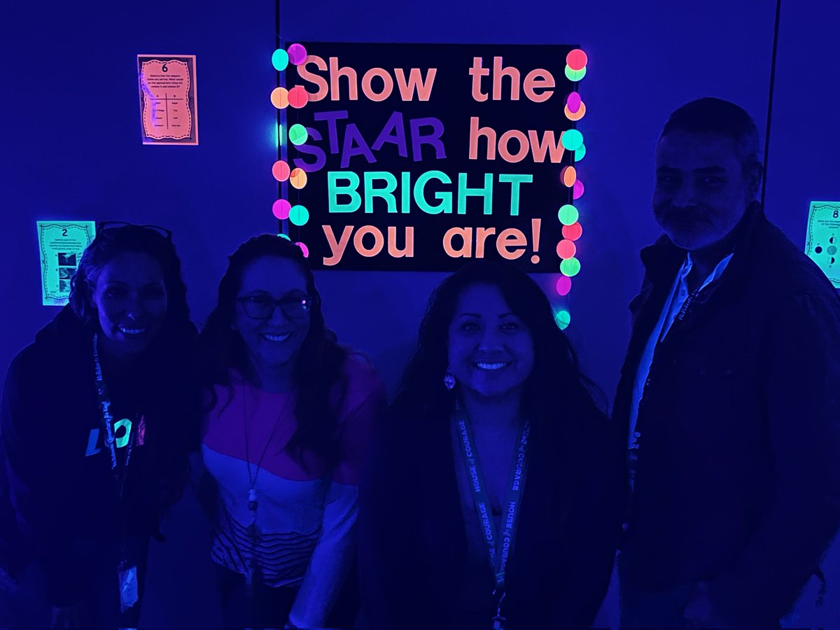 ms_weatherford's tweet photo. We had a great day of learning today at our science training! We got so many great ideas that we can bring back to our campus #glowlab #katyisd https://t.co/LfcfWMjBH8