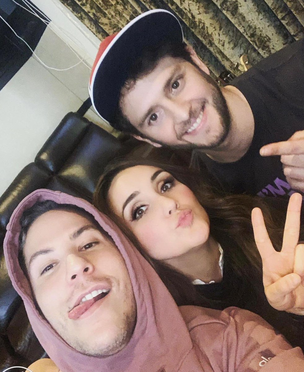 RBDForever's tweet image. La hermandad y union entre los RBD es algo que me llena el corazon ❤️