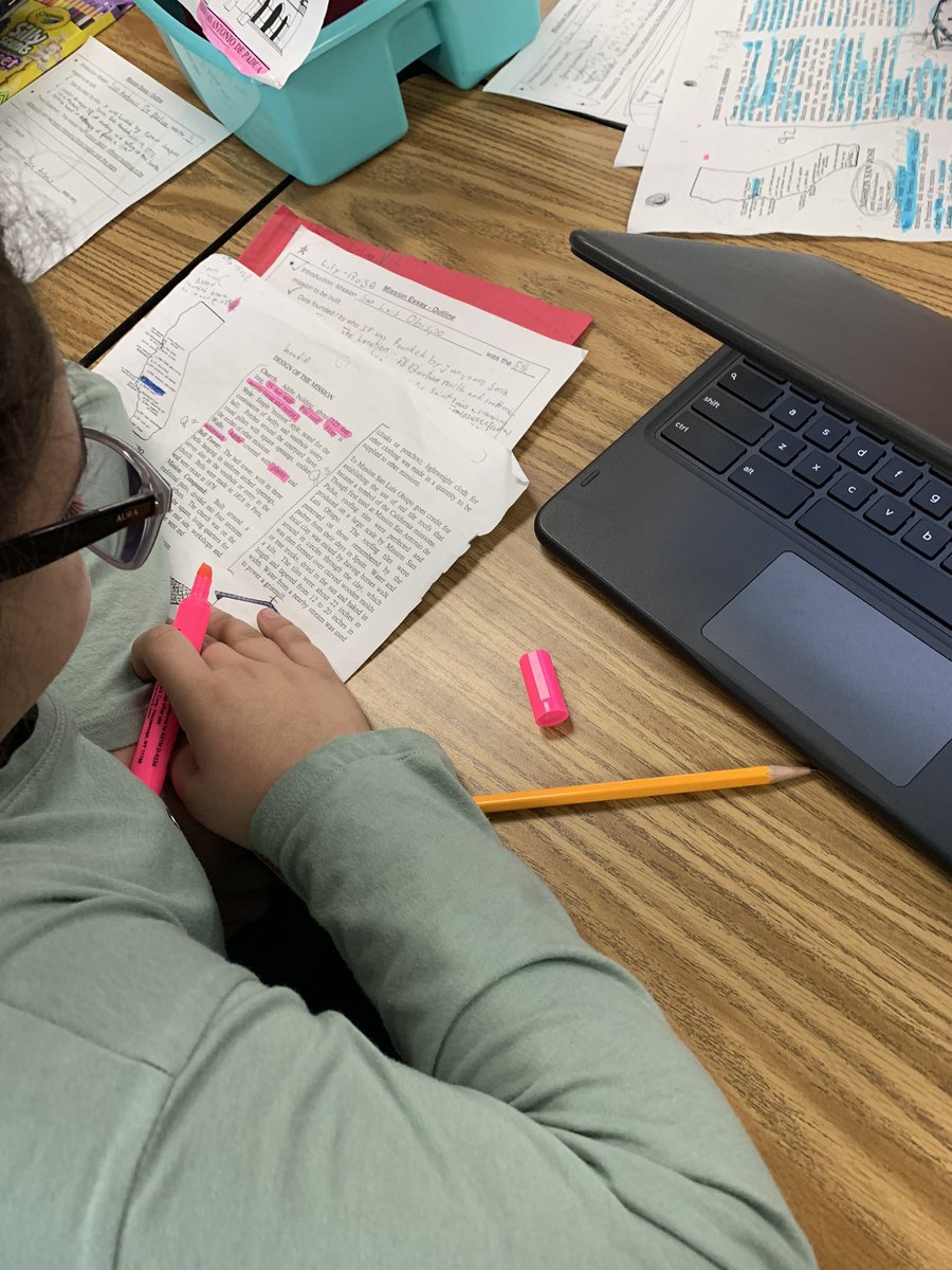 julienmustangs's tweet image. Fourth grade was highlighting interesting facts that we are learning about the CA missions. #julienmustangs #learningtools