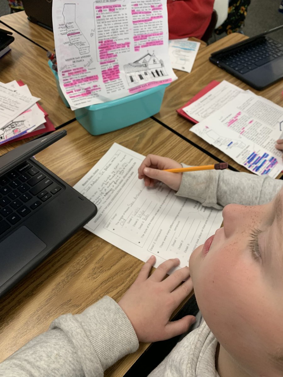 julienmustangs's tweet image. Fourth grade was highlighting interesting facts that we are learning about the CA missions. #julienmustangs #learningtools