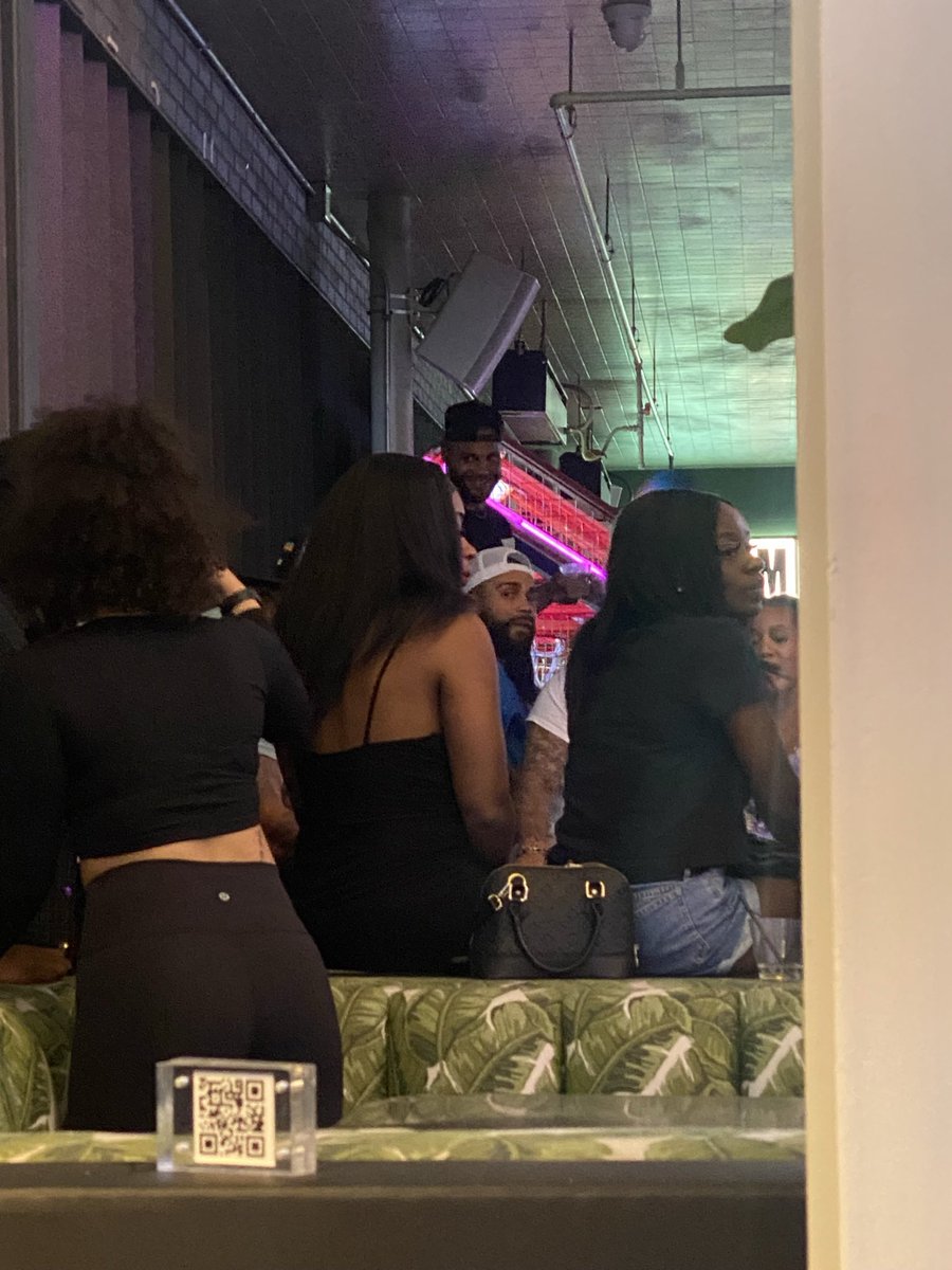 tpbigmeech's tweet photo. @dallascowboys this really what your franchise QB is doing after a playoff loss? Drinking and clubbing with his alcoholic brother? Pathetic https://t.co/o0Z71iX4qw