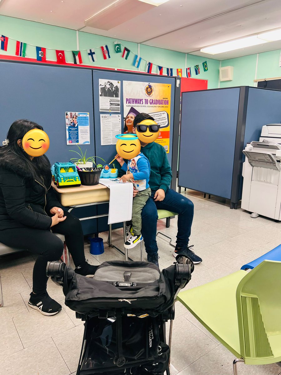 samaramohamed_'s tweet image. We welcome all our students and their families at our Referral Center. We have an area dedicated to our students with children or siblings. The young learners play with toys and draw with markers while they wait to be seen by our counselors. #creatingaccess and equality