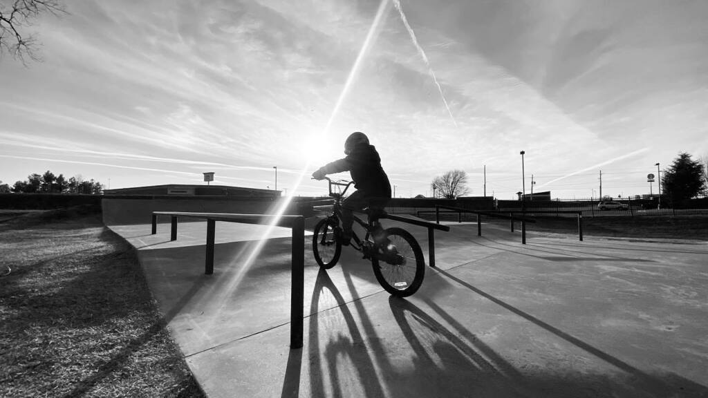 bertrandvdb's tweet photo. Bastian trying out the new BMX at the local park. #tulsaoklahoma #tulsapeople #jenksoklahoma https://t.co/wu4BISAQRe https://t.co/IS9mzN7Et4