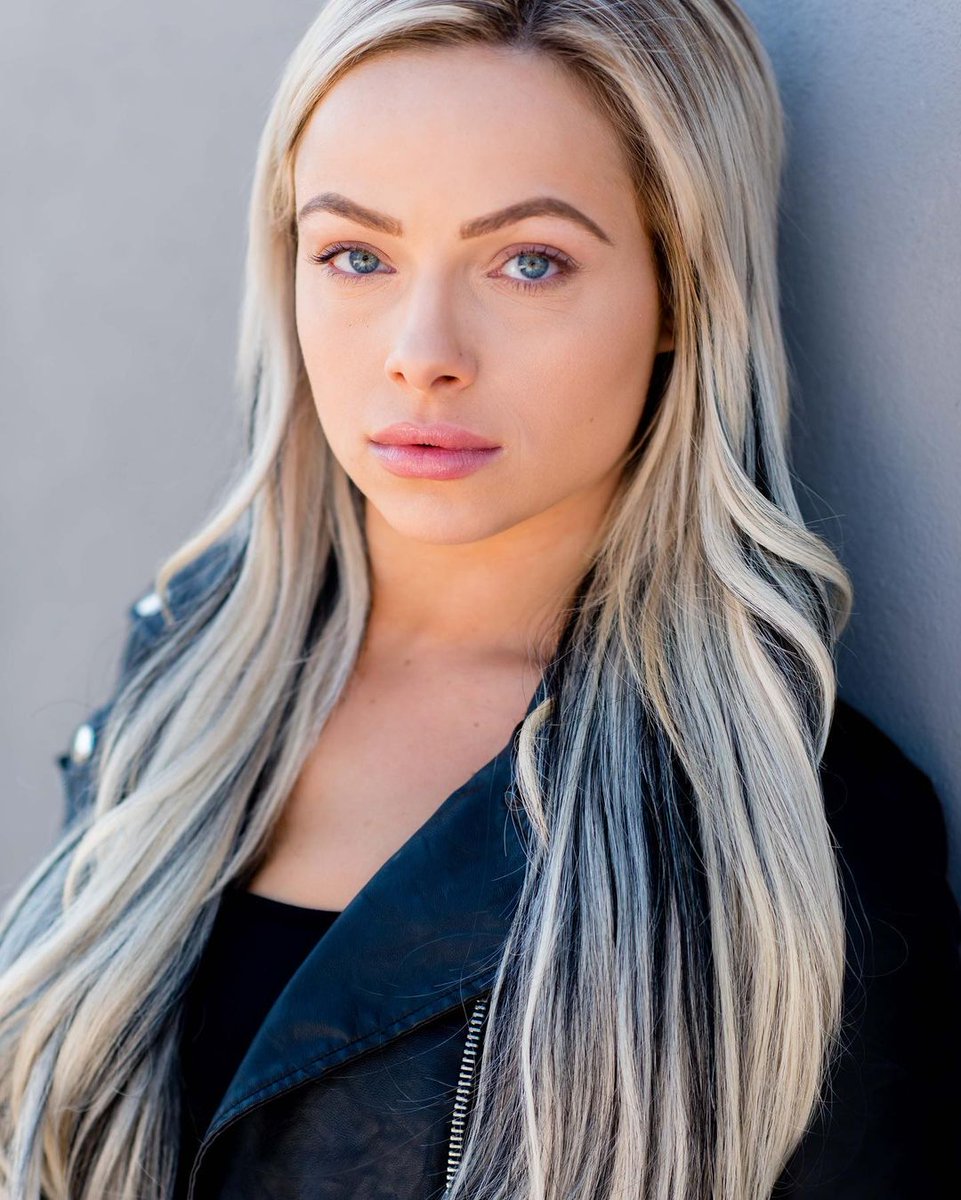 miguelangel2692's tweet photo. #HappyMonday
Everyone!
She looks so pretty on this photo look at ha I love ha
😍🖤👑👅✨️ @YaOnlyLivvOnce
#LivMorgan #LIVSquad #WatchHer #Dailyappreciation https://t.co/6qwV8LPpcH