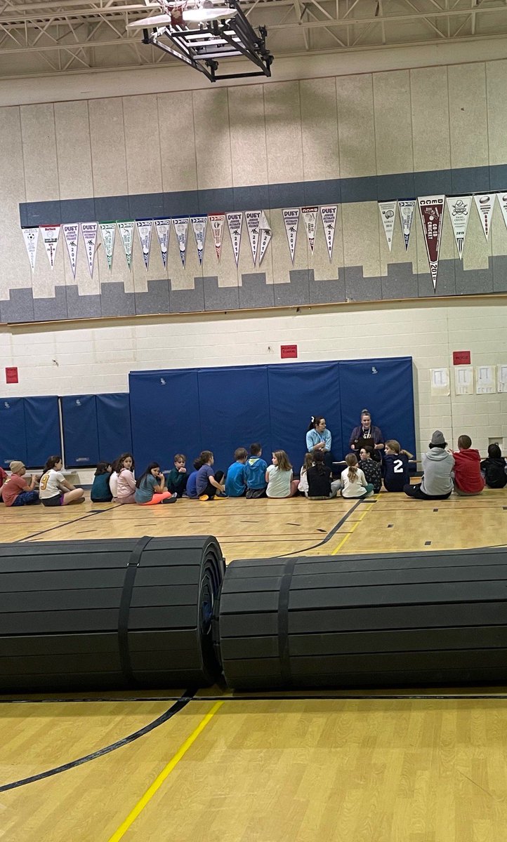 martinerobinson's tweet photo. Wowza!  What a great turn out for our first wrestling practice of the year!  Thank you to the incredibly dedicated staff and volunteers for their support. Our students are so excited to participate. @WinchesterDDSB #uKNIGHTed https://t.co/wQw0mlN38y