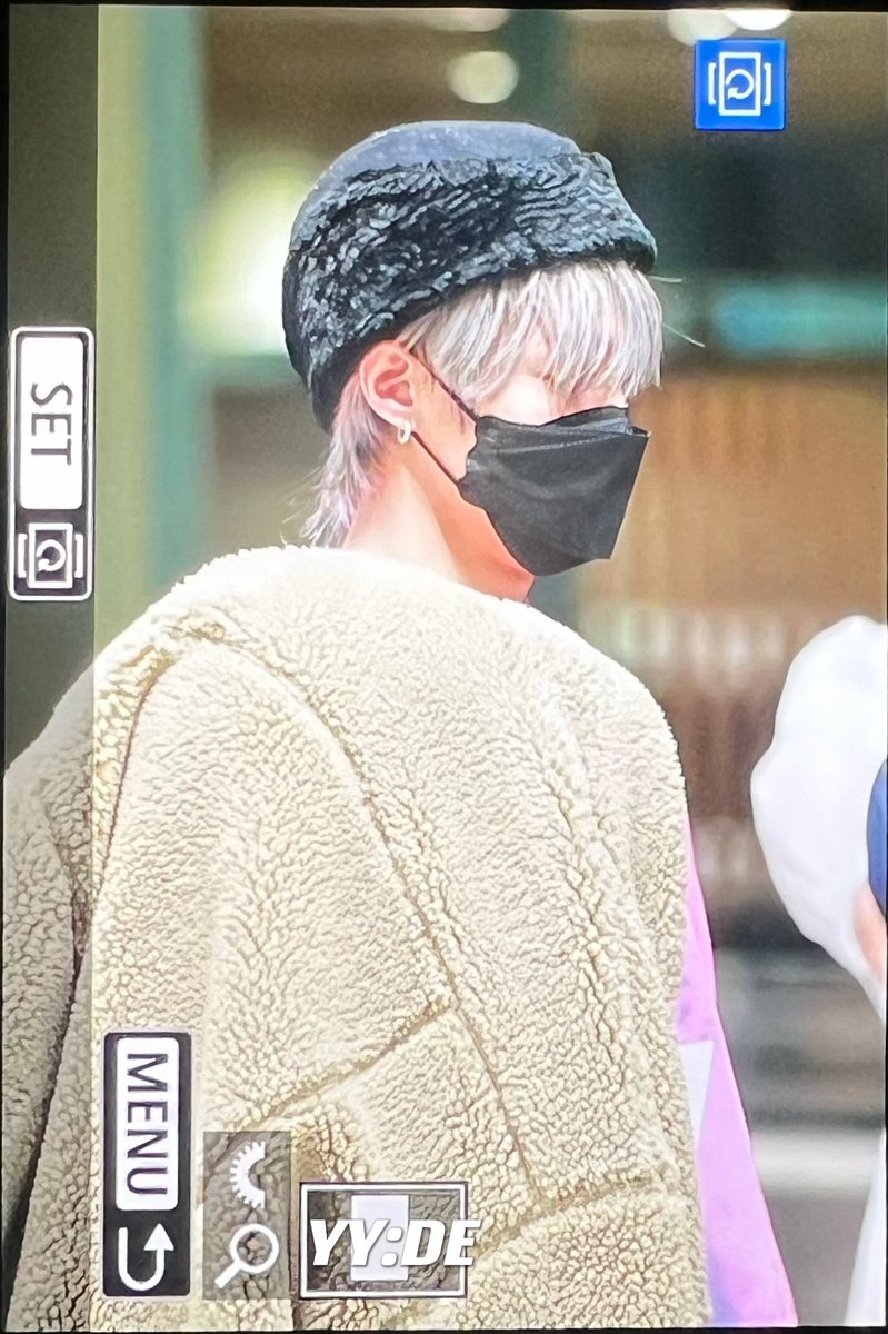 230123 #YANGYANG 💗🖤