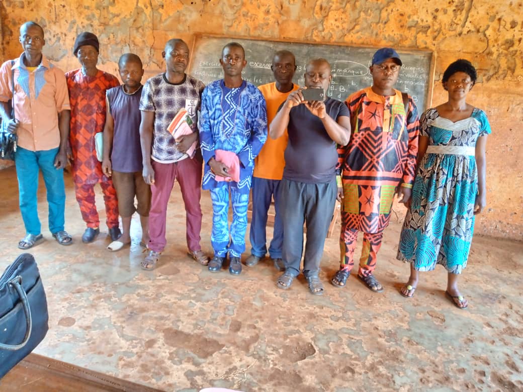CABTAL1's tweet photo. #Bangando Speakers Back To The Classroom
The Bangando #language literacy class instructors received a refresher course last weekend. A total of 11 #people updated their practical skills to teach others to read, write and speak their mother tongues. Moloundou Centre, Banana 1,... https://t.co/Z3TaWtyozY