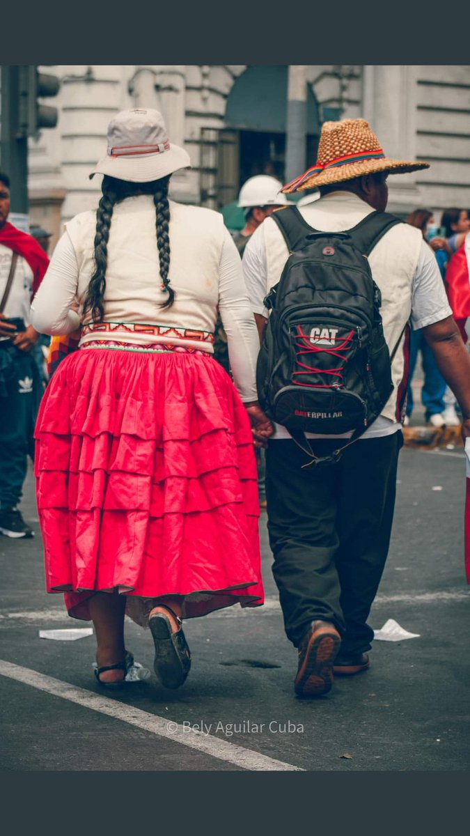 MiliAmasifuen's tweet photo. Tú y yo juntos haremos la revolución ♥️✊ https://t.co/fnFHWgLDNr