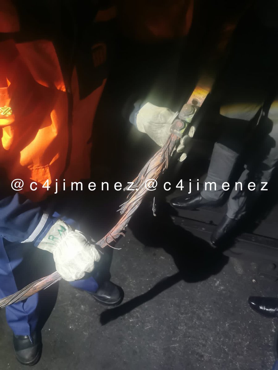 vromog's tweet photo. Una vez más todo indica que pudo ser sabotaje lo que provocó el corto circuito en la estación de Barranca del Muerto del @MetroCDMX esta mañana. La @FiscaliaCDMX ya investiga para determinar qué sucedió. Que pena que los panistas no hablen con la verdad y sigan lucrando https://t.co/ry9y15e7CM