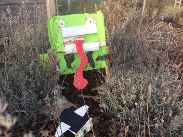 Lakeside_school's tweet photo. 5JI photographed their wow day creations in their ‘natural habitat’. #installationartwork #naturalhabitat #creativeminds https://t.co/soM5RMG0qZ