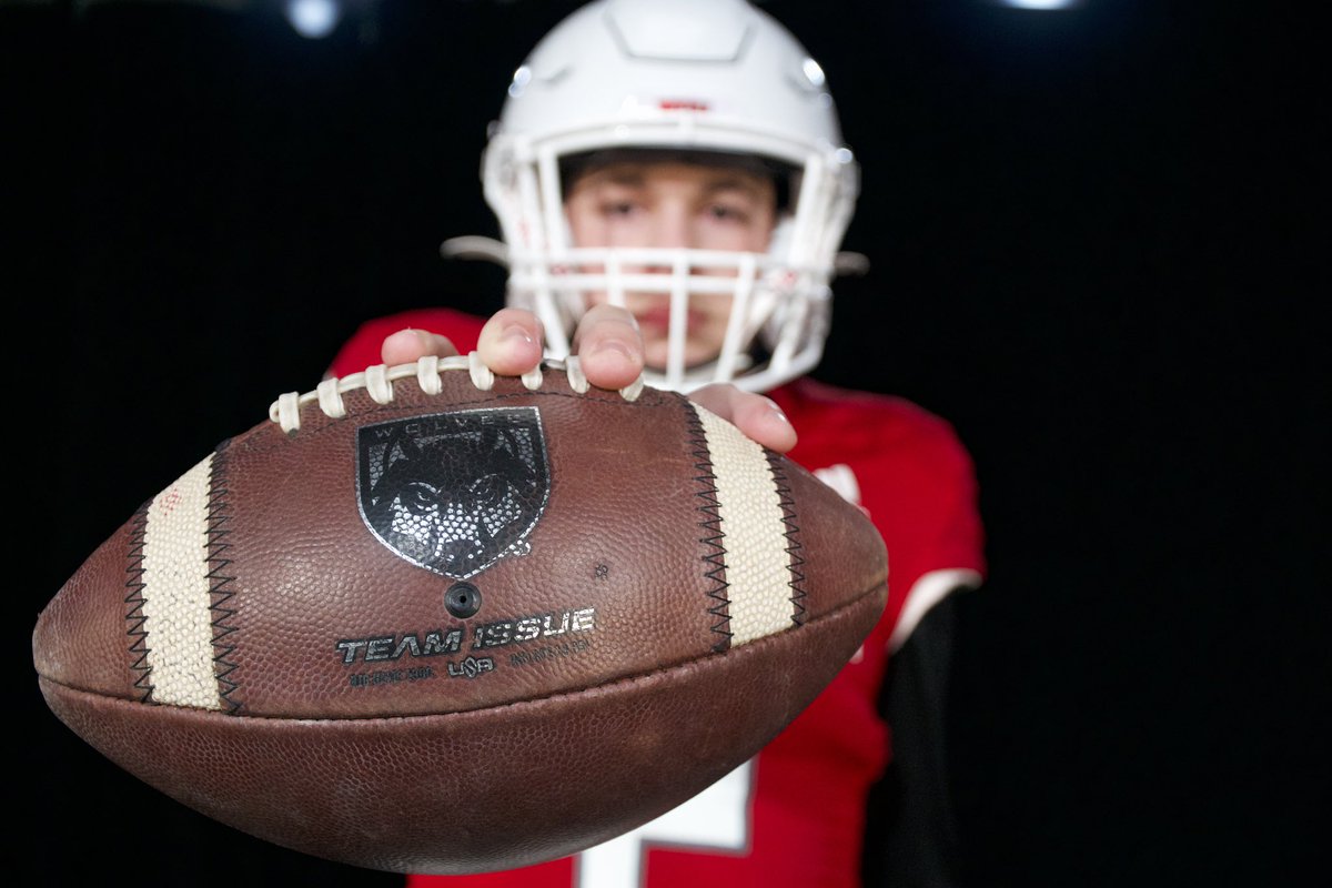 Excited to receive an Offer from Western Oregon University. Thank you coach Revis and coach Ferguson and the hole staff for the great visit

Go wolves 🟥⬛️
#2
<a href="/iTz_Rev/">Coach Paul Revis</a> <a href="/ArneFerguson/">Arne Ferguson</a> @nick_tisa <a href="/coachmurphsturf/">Coach Tim Murphy</a> <a href="/WesternOregonU/">Western Oregon University</a>