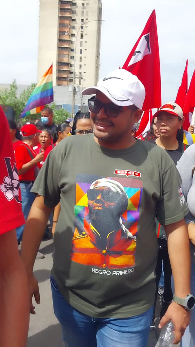 GabrielRPsuv's tweet photo. ¡Pueblo En La Calle!
Hoy nos fuimos a marchar contra el bloqueo criminal impuesto contra la patria por intereses extranjeros, estamos movilizados en defensa de la revolución y nuestro Presidente conductor de victorias @NicolasMaduro 
#ConMaduroVamosPaLante https://t.co/WQGbjkNdiS