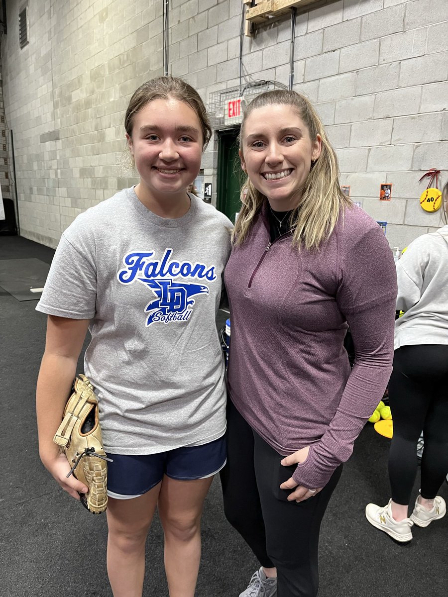 SadieBorrelli42's tweet photo. This past weekend I had an opportunity to participate in the Northeast Regional Instructor convention. Had a great time working with @TincherPitching  and @TinchTheGrinch  and all the other instructors on increasing my power and my movement on my pitches. https://t.co/SnS6Wg4VQe