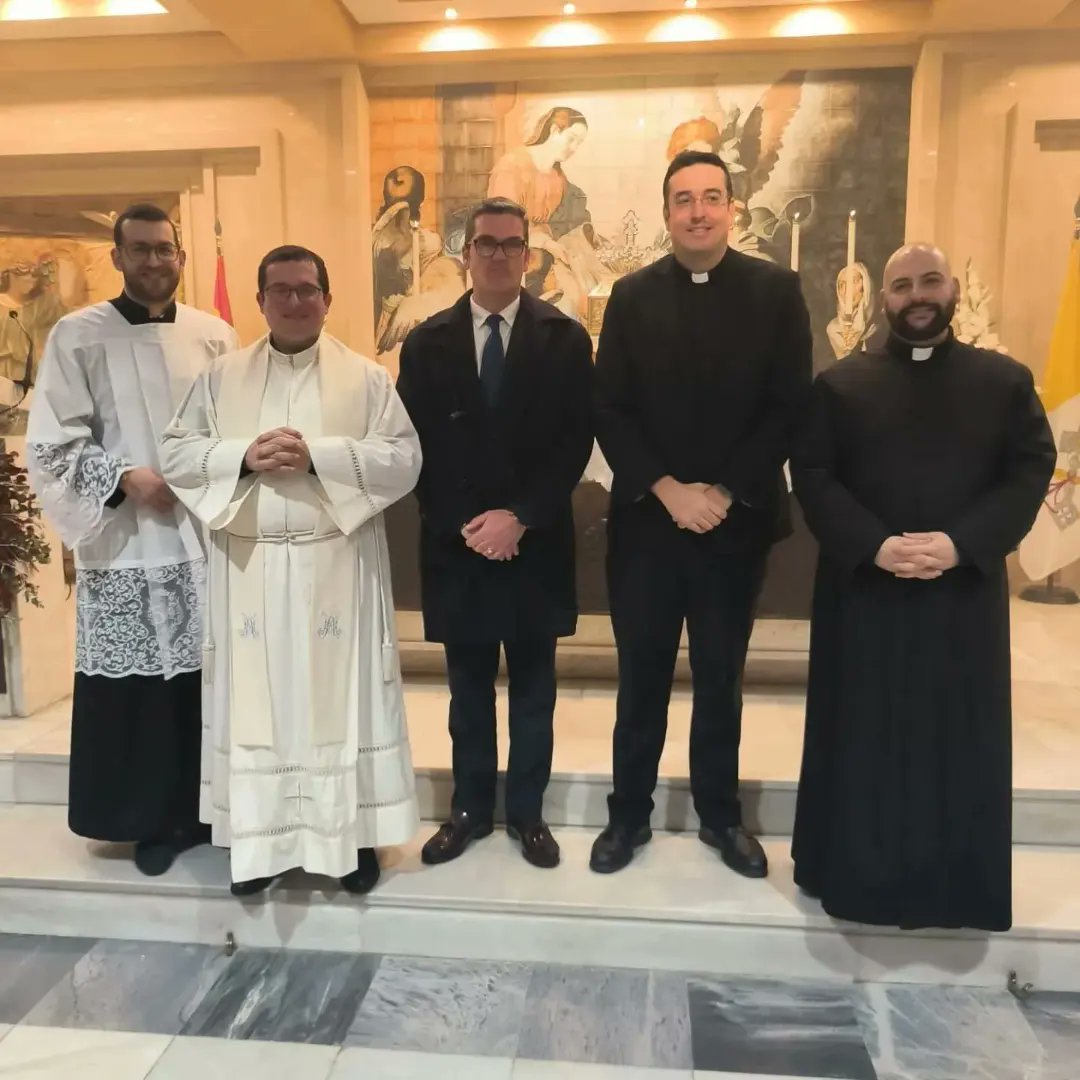 VoxTalavera's tweet photo. Hoy, día de San Ildefonso, nuestro concejal Enrique Etayo ha participado de la misa celebrada mediante el rito Hispano-mozarabe , en la Parroquia de San Ildefonso de Talavera de la Reina. 
#sanildefonso #parroquiasanildefonso #sanilde #talaveradelareina #catolicos #Voxtalavera https://t.co/1cc78JYAfe
