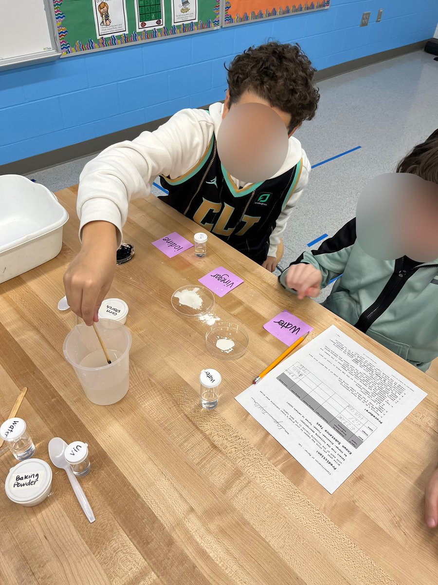 kcollazo's tweet image. These 4th graders became Crime Scene Investigators today in the #STEM lab! Using physical and chemical changes, they recorded data and clues to figure out which suspect was guilty of stealing the cake! 
SO FUN!😎
#STEMeducation #DoScience