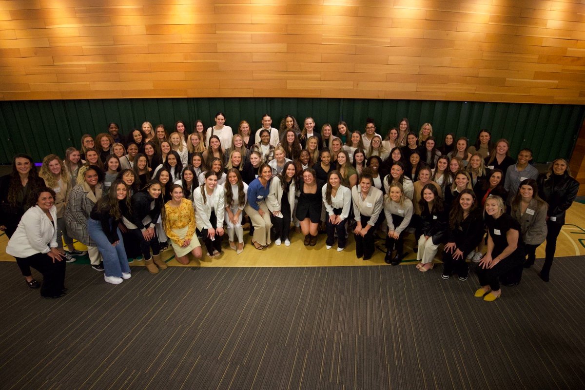 UOWomeninFlight's tweet photo. Yesterday at the Women's Symposium event, our female student-athletes got a chance to explore what #adulting is like after graduation.

Thank you alumni for sharing advice with this eager group, @Toyota for sponsoring the event &amp; Women of Oregon for pulling it all together! https://t.co/O6Rju8rXec