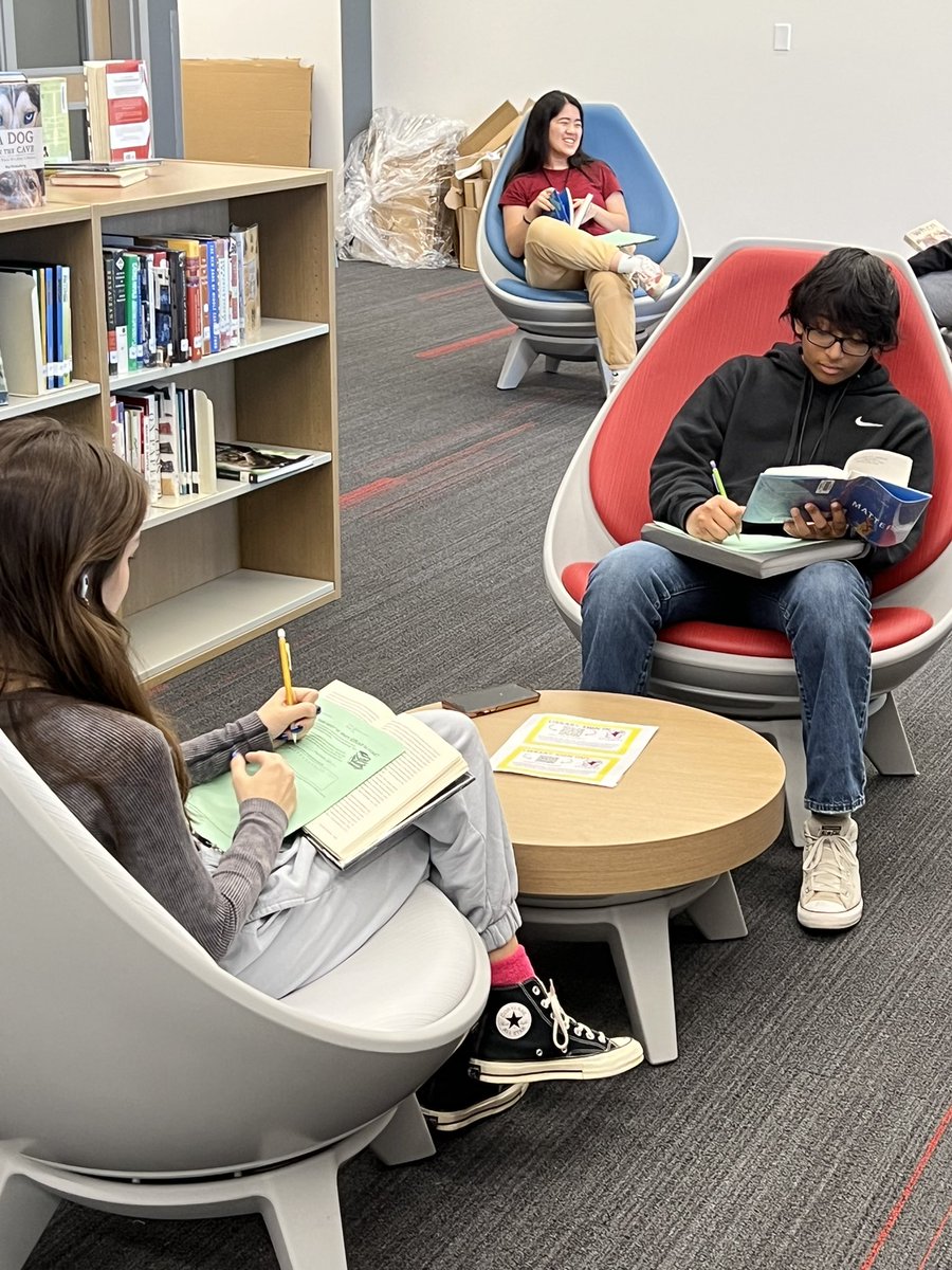 KubenaKay's tweet photo. AP Stats 3rd period is in the library! What is the average word length of a book in our library? One sample t interval to the rescue! @BellaireHigh @bhsmathdept #apstats #3rdperiod @carpe_librarian https://t.co/l1yACjsknf