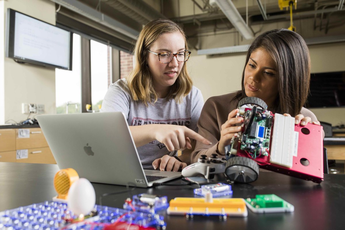 UNOAlumni's tweet photo. UNO is committed to raising $300 million in support of Only in Nebraska: A Campaign for Our University’s Future. Through this campaign, we’re serving Omaha by developing the next generation and connecting skilled grads to fulfilling careers.

Learn more 👉 https://t.co/CapWd9y5hn https://t.co/tilVhvjSRW