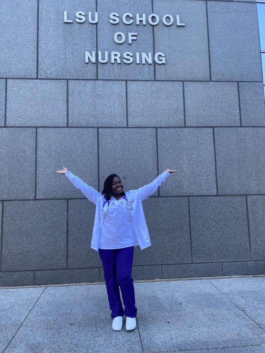 _itslyndsey's tweet image. BSN loading…👩🏽‍⚕️ #futurnrninthemaking #letthefunbegin😅