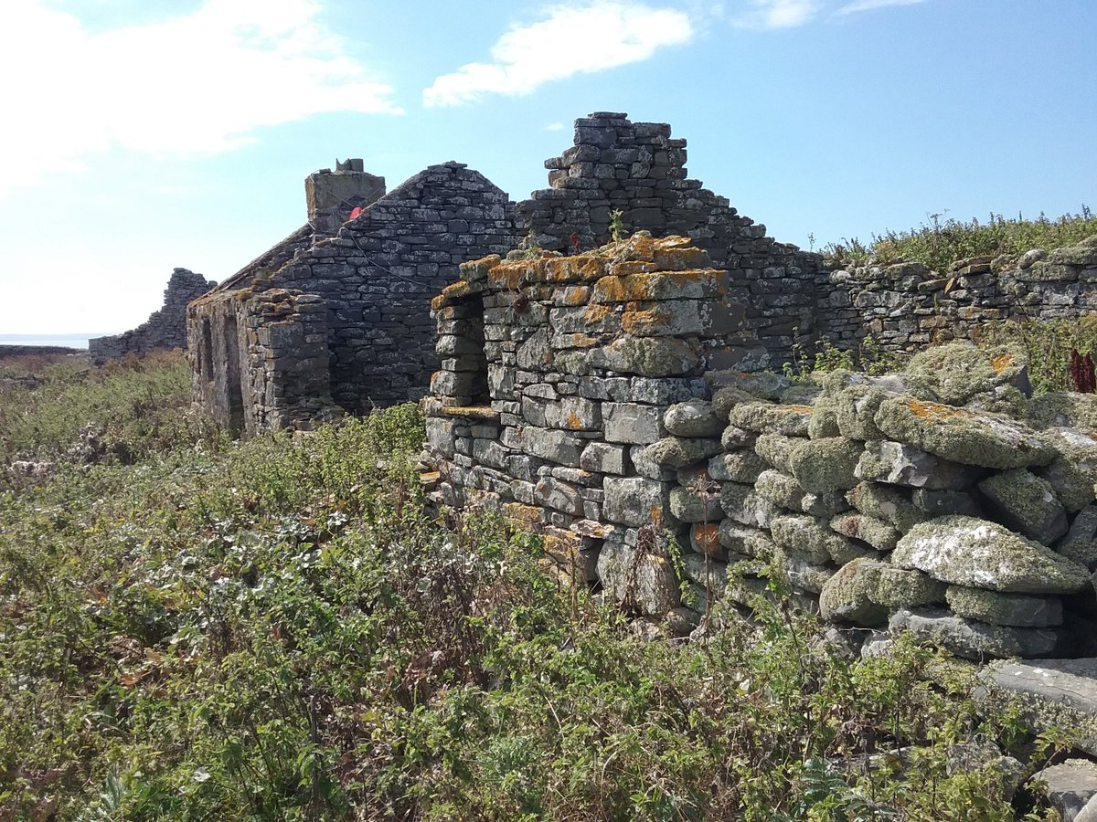 IrelandEcotours's tweet photo. Abandoned Fishing Village #MuttonIsland #WestClare #AnClár https://t.co/u3dkoaqNad