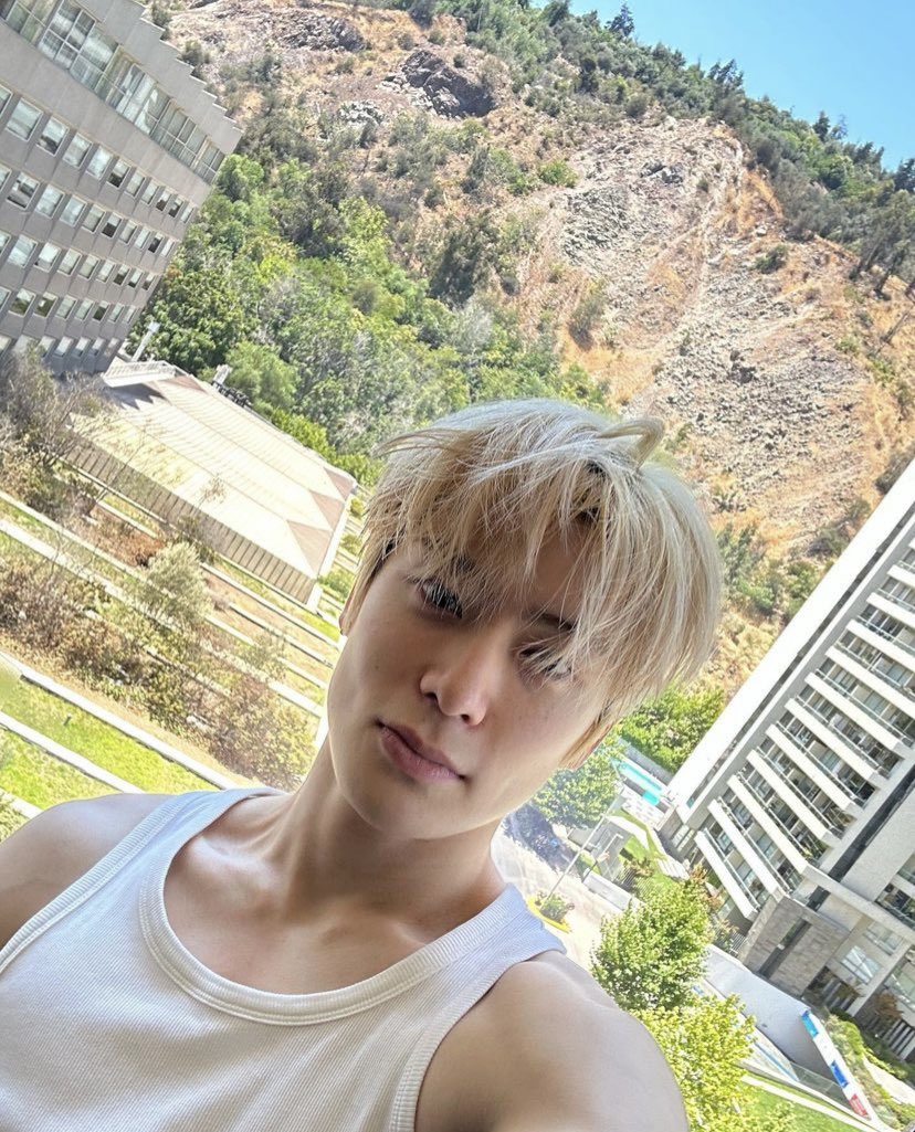 jhyunfolder's tweet photo. jaehyun selfie https://t.co/llRlXKHDeR
